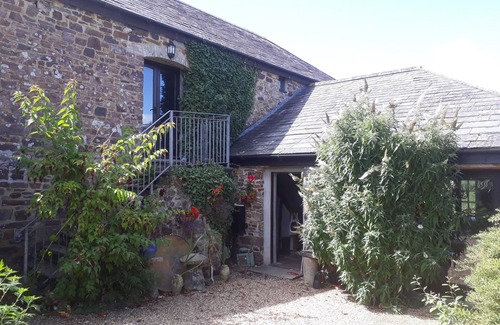 Brazzacott Cabaña | LAZY HARE AT JEN'S ORCHARD, pet friendly in St Giles On The Heath