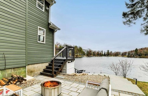 Deposit Casa | Lazy Lake House. A Superior 3-bedroom Catskills Waterfront Retreat.