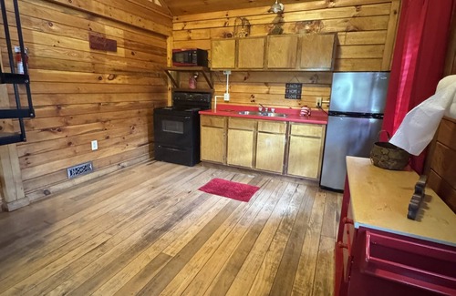 McArthur Cabina | Lazy Lane Cabins - Fisherman's Dream