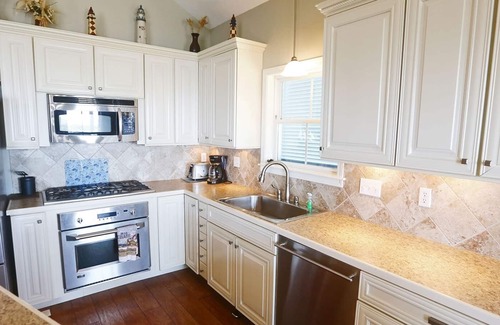 Golden Meadow Casa | Lazy Moose - Island Realty Bayview