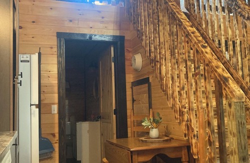 Campton Cabina | Cozy Cabin Nestled in Red River Gorge Hot Tub WiFi
