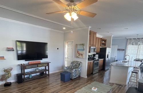 Garden City Casa | Lazy Pelican Beach House