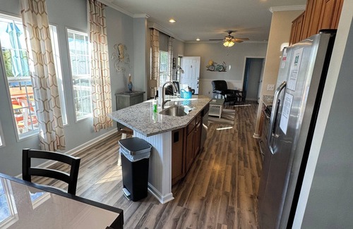 Garden City Casa | Lazy Pelican Beach House