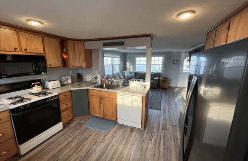 North Beach Haven Casa | LBI Paradise Bayfront! Bayview park and Ocean beach ! 2 blocks away!