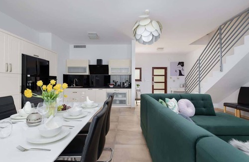 Wiselka Apartamento | Leśna 17 | Prestigious Apartment | Parking