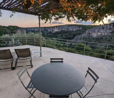 Balazuc Apartamento | Le 180 à Balazuc - Vue exceptionnelle sur les Gorges de l'Ardèche & Jacuzzi