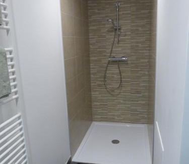 Bourg-Saint-Maurice Apartamento | Le 206 Appartement Moderne et Cosy-Terrasse -Centre-Parking-Wifi