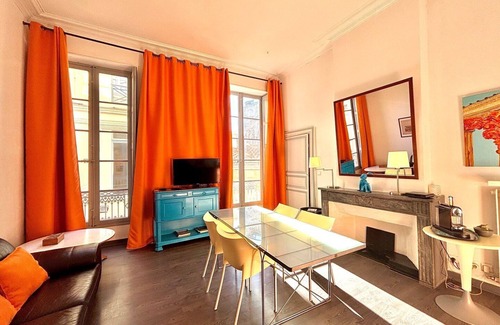Nimes City Centre Apartamento | Le 22, T3 center Nîmes Maison Carrée, 2 bedrooms