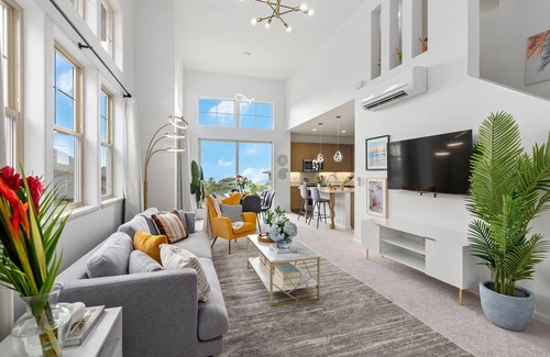 Makaha Valley Casa | Le'ale'a by AvantStay | Ocean + Mountain Views!