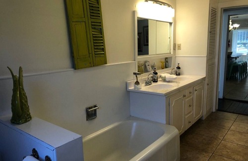 Lafayette Otro | Le Barn Rouge Bed & Breakfast Una casa de campo en Acadiana