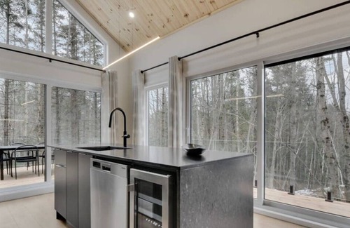 Pont-Rouge Chalet De Esquí | Le Baumier | Relaxation Luxury | Private spa and forest view
