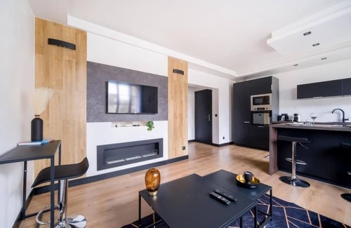 Athis-Mons Apartamento | Le Black & White - 10 min Orly, 3 min Gare Juvisy