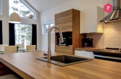 Pont-Rouge Chalet De Esquí | ⭐ Le Bleu Bourgeois de Portneuf 🌲 Private hot tub Sauna Pool Billiards Trails ⭐