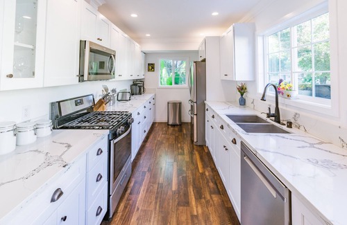 Canoga Park Casa | Le Bleu House - Newly Designed 3BR House w/ POOL by Topanga