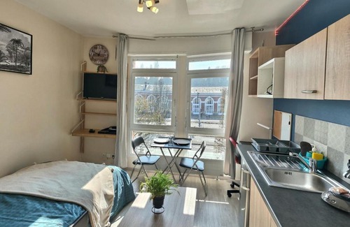 Evreux Apartamento | LE BLUE STUDIO GAMBETTA *FACE GARE* PARKING *WIFI*