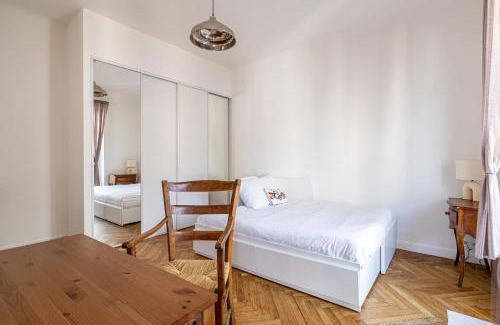 Prado - Republique Apartamento | LE BOURGEOIS avec balcon, somptueux et lumineux, idéalement situé