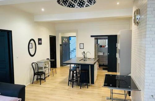 Bourg-les-Valence Apartamento | Le bureau du Maire