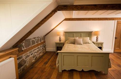 Saint-Roch-des-Aulnaies Casa | Le Canadien - room (2) with private bathroom Enr. 304001