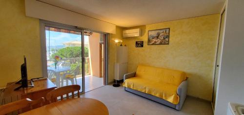 Frejus Port Apartamento | LE CAPITOLE Vue mer Studio cabine 27m2 2 adultes 2 enfants avec climatisation et garage
