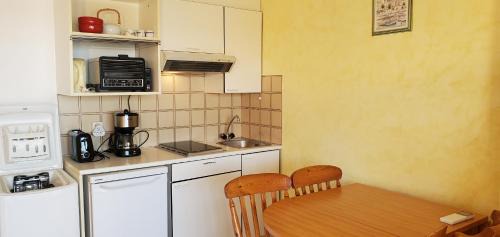 Frejus Port Apartamento | LE CAPITOLE Vue mer Studio cabine 27m2 2 adultes 2 enfants avec climatisation et garage