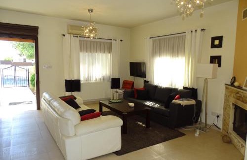 Souni-Zanakia Villa | LE CAROUBIER splendid 3 bedrooms bungalow