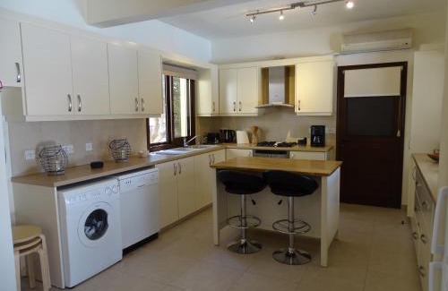 Souni-Zanakia Villa | LE CAROUBIER splendid 3 bedrooms bungalow