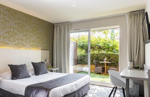 Charmes-sur-Rhone Hotel | Le Carré d'Alethius Logis Hôtel-Restaurant Gastronomique