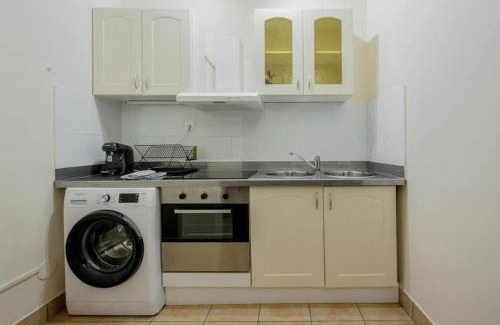 Saint-Fons Apartamento | Le Carré d'Or - T2, Près Lyon & parking gratuit