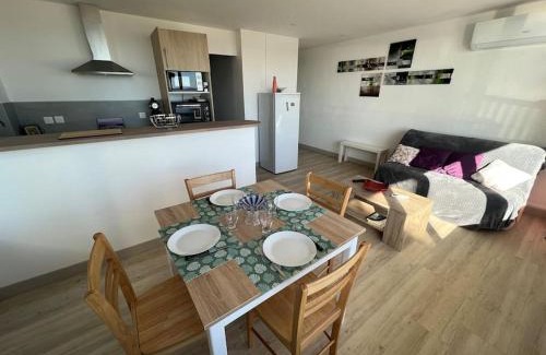 Mediterranee Apartamento | Le CARROUSEL - Apt VUE MER - Plage à 10 M - CLIM - WIFI