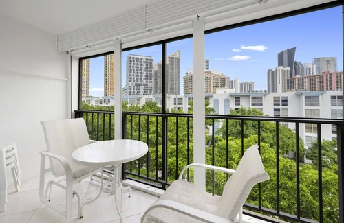 Sunny Isles Beach Condominio | LE CARTIER 517