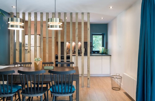 Serin Villa | Cedro del Líbano Casa urbana elegante y refinada en la ciudad con piscina