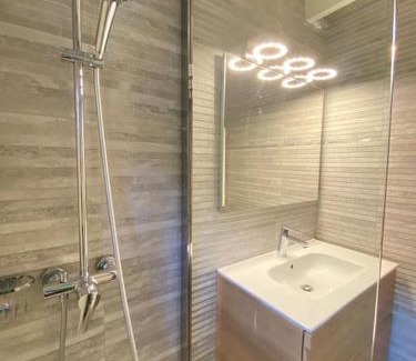 Cauterets Apartamento | Le Chalet 102. 3 chambres. Terrasse. Parking. wifi