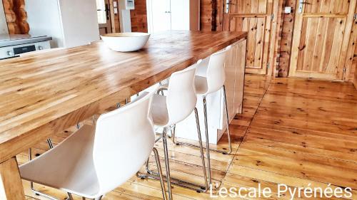 Bagneres-de-Bigorre Apartamento | Le Chalet jacuzzi et Détente 4 Étoiles