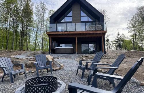 Saint-Faustin-Lac-Carre Chalet De Esquí | Le Chamonix/Mountain view/Golf course/Activities!