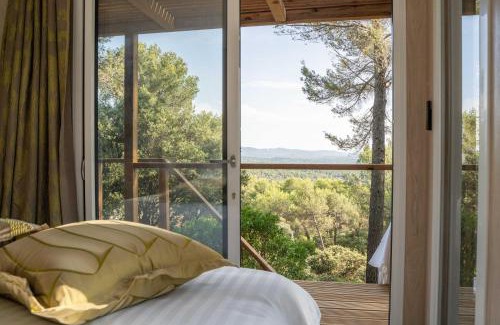 Saint-Marc-Jaumegarde Cama Y Desayuno | Le Chant des Pins Lodge & Spa Tour de Keyrié
