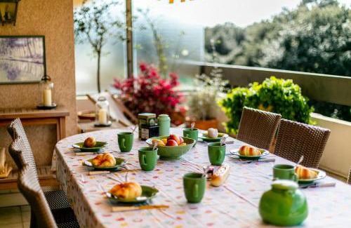 Cap-d'Antibes Apartamento | LE CHATEAU DE LA PINEDE AP4198 by Riviera Holiday Homes