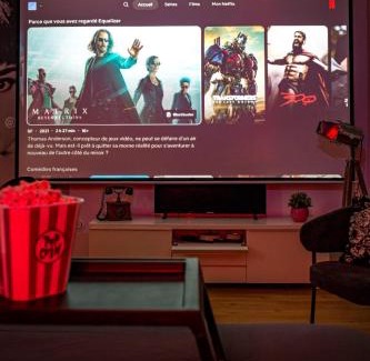 Saint-Etienne Apartamento | Le Cin et Chic Vidéoprojecteur Popcorn Netflix