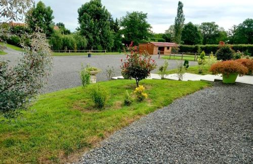 Saint-Yan Cama Y Desayuno | LE CLOS DES PRAIRIES Suite 2 grandes chambres