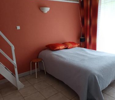 Belmontet Casa | Le clos des romarins Gîte le COQUELICOT