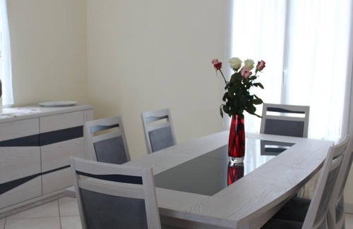 Saint-Regle Casa | Le Clos Des Roses