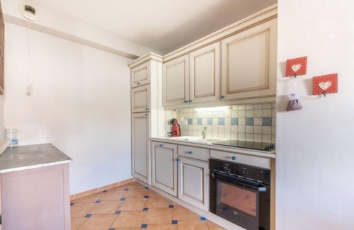 La Mole Apartamento | Le Clos des Vignes by Interhome