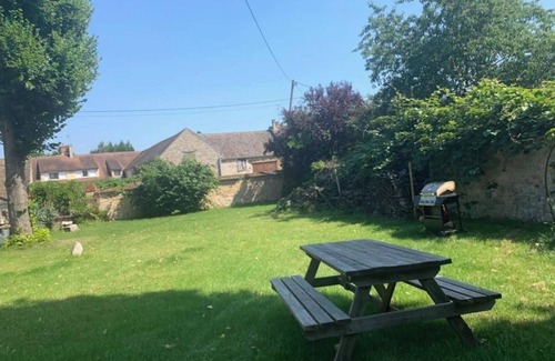 Chailly-en-Biere Apartamento | Le Clos du Couvent in Chailly en Bière