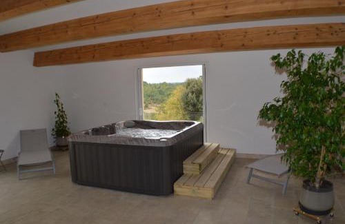 Saint-Privat-de-Champclos Apartamento | Le Clos des Taulelles gîte Le Figuier