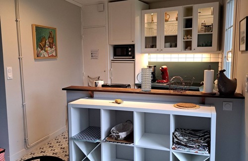 Saint-Vaast-la-Hougue Casa | Le clos Saint Vaast near the beach and harbour in the town center