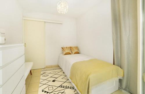 Les Revoires Apartamento | Le Cocon - 5 min to Monaco - Ideal couple or business - Near events - Terrace and balcony - Premium services - Extra parking