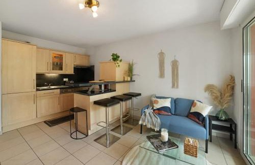 Les Revoires Apartamento | Le Cocon - 5 min to Monaco - Ideal couple or business - Near events - Terrace and balcony - Premium services - Extra parking