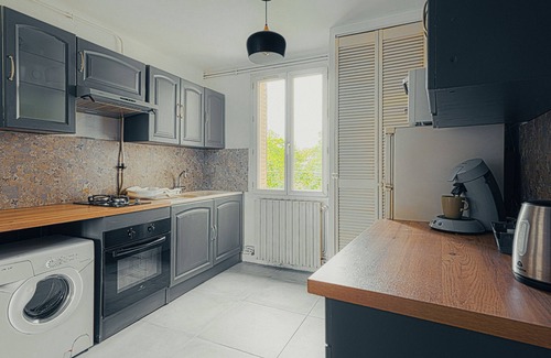 Buers Apartamento | Le cocon, accommodation for 6 people + 1 baby in Villeurbanne near Lyon