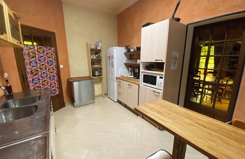 Les Vans Casa | Le Colombier D'antan : Spacieuse Propriété à 5min à Pied de Tout : -)