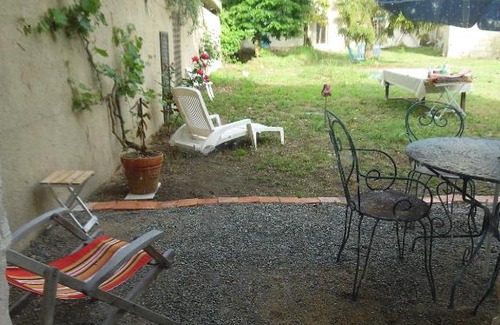 Courchamps Apartamento | LE COMPOSTELLE PRIEURE GITE LES MEDIEVALES