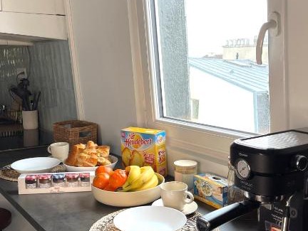 Centre Apartamento | Le Bonheur, Parking Rue Gratuit, Vue sur Paris, 4ème étage, escaliers